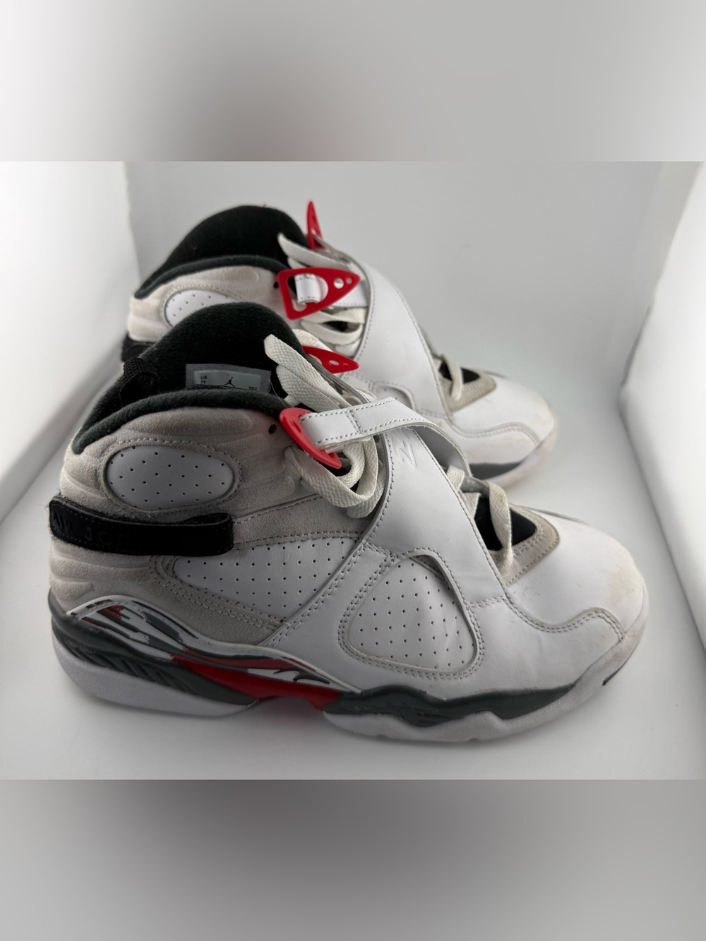 Air Jordan Sneaker 8 Retro GS "Bugs Bunny" 2025 – Size 7Y (Style 305368-100)